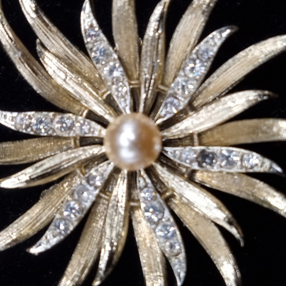 1950: LISNER FLOWER BROOCH - Picture 3 of 8